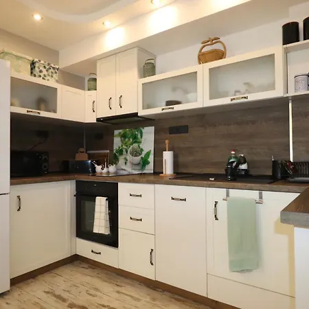 Relax With Parking アパート ヴァルナ